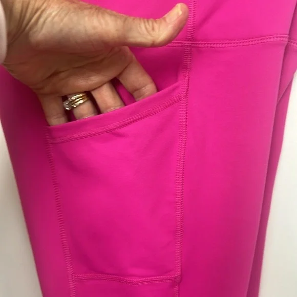 Layers 8 Pink Leggings, 21” Inseam, side pockets, legs are rounded, Sz S - Picture 8 of 14